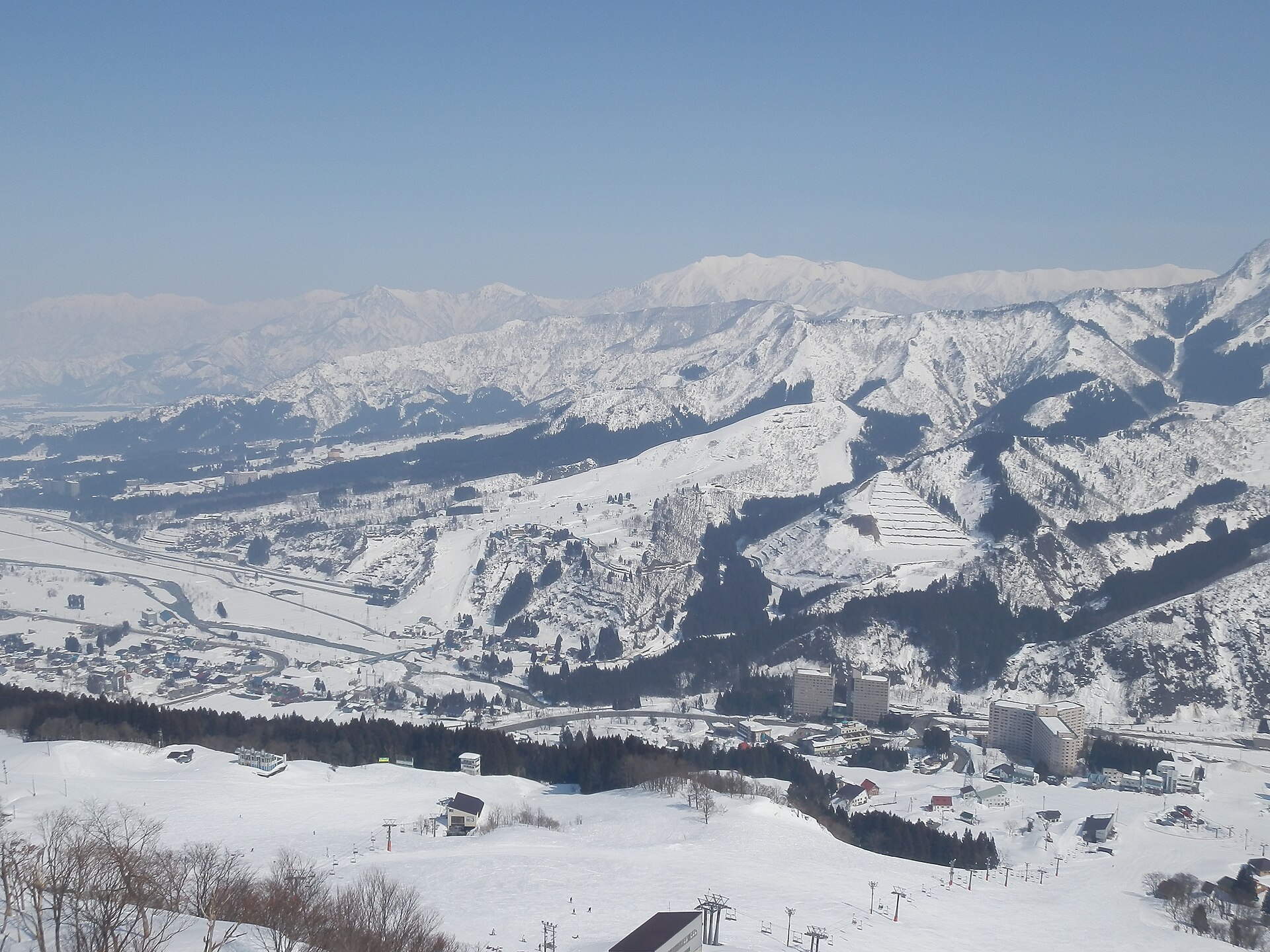 石打丸山 · 汤泽旁的大雪场与夜场 配图 1